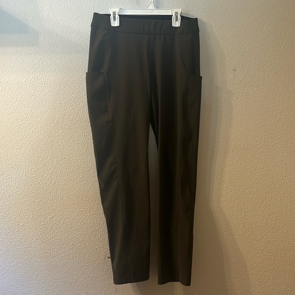 Briggs joggers with side pockets size small